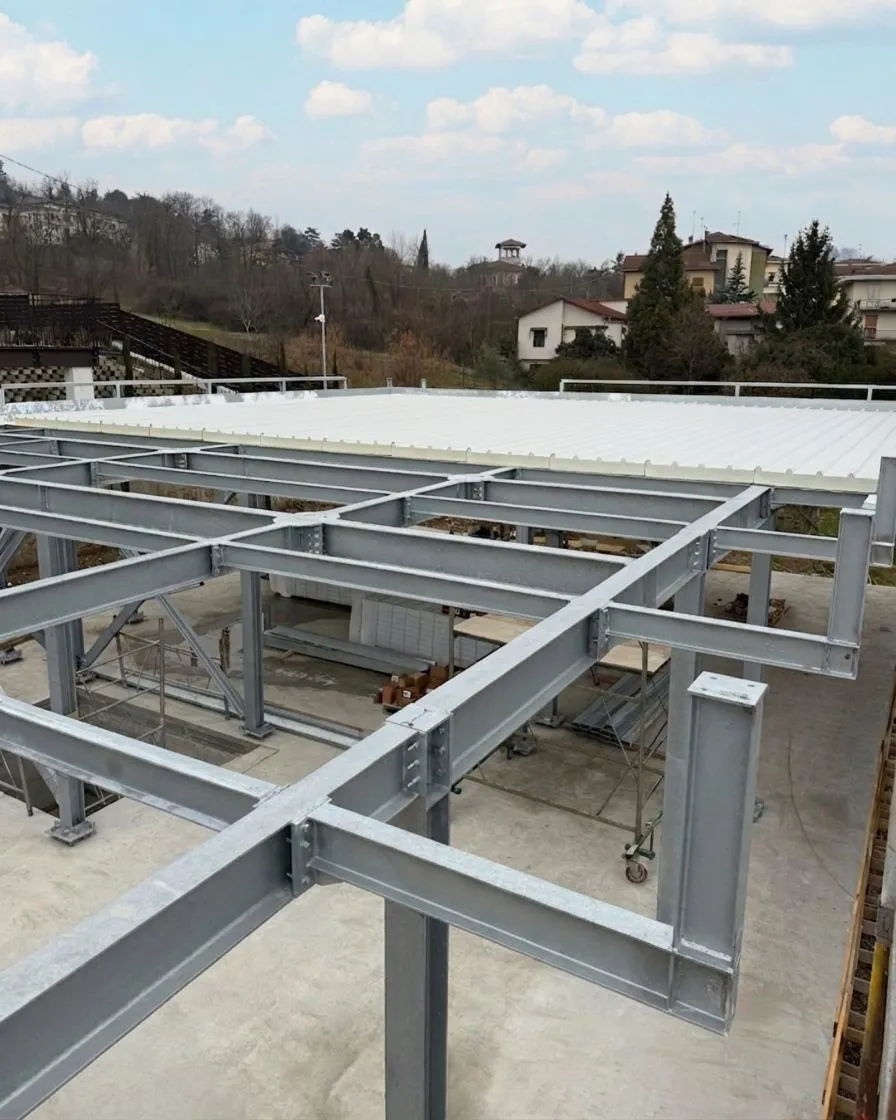 Carpenteria metallica per strutture in acciaio in provincia di Bergamo — travi e pilastri